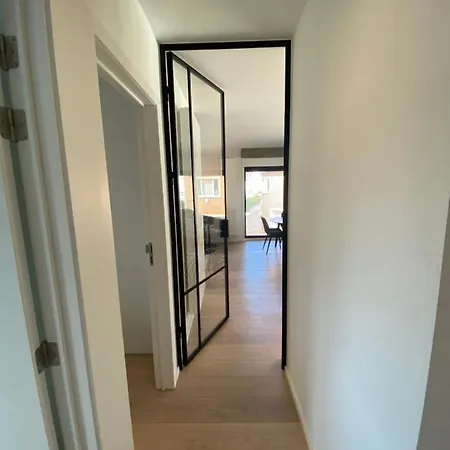 - Lovely 3 Bedrooms In The Center Daire *